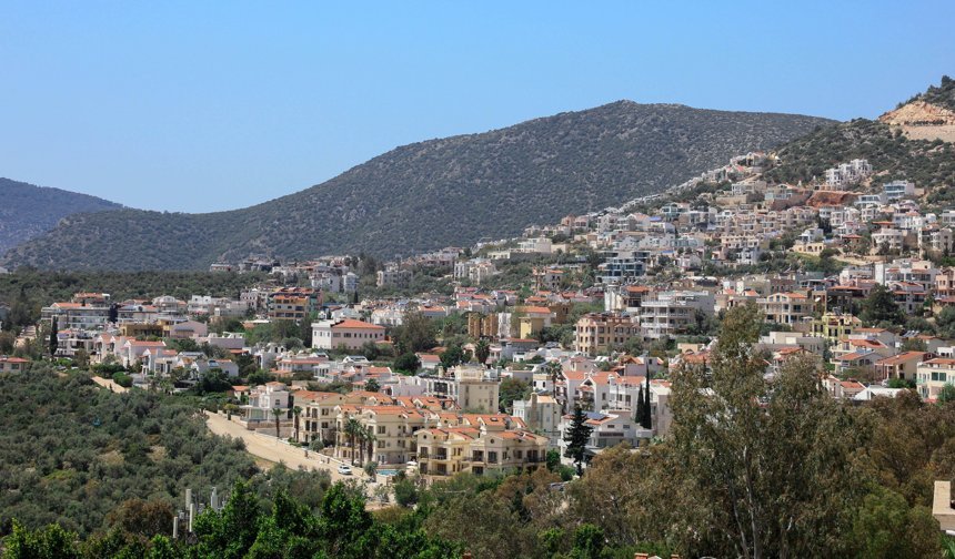 Kaş’ta 5 bin kaçak yapı: 10’uncu yıkım ihalesi