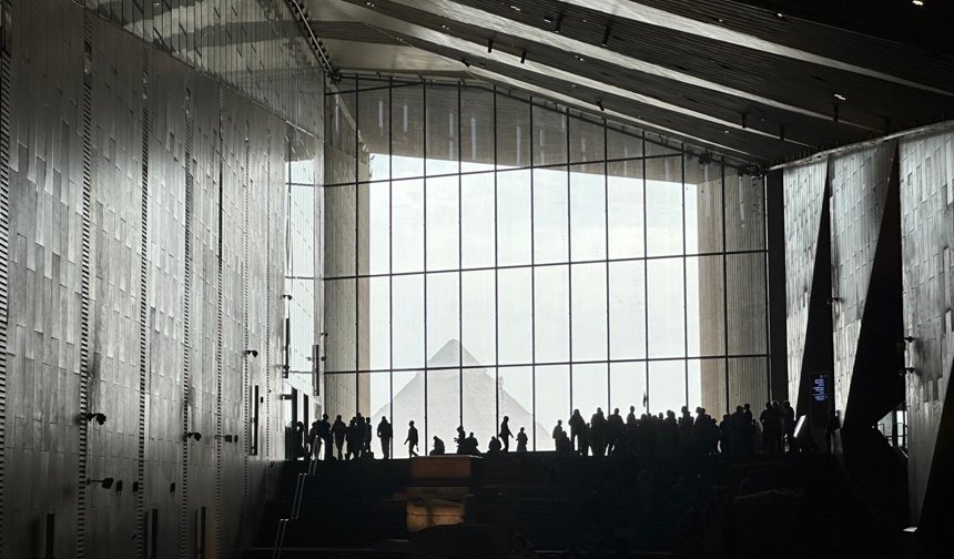 Kahire piramitleriyle, Antalya EGO ile konuşuyor?