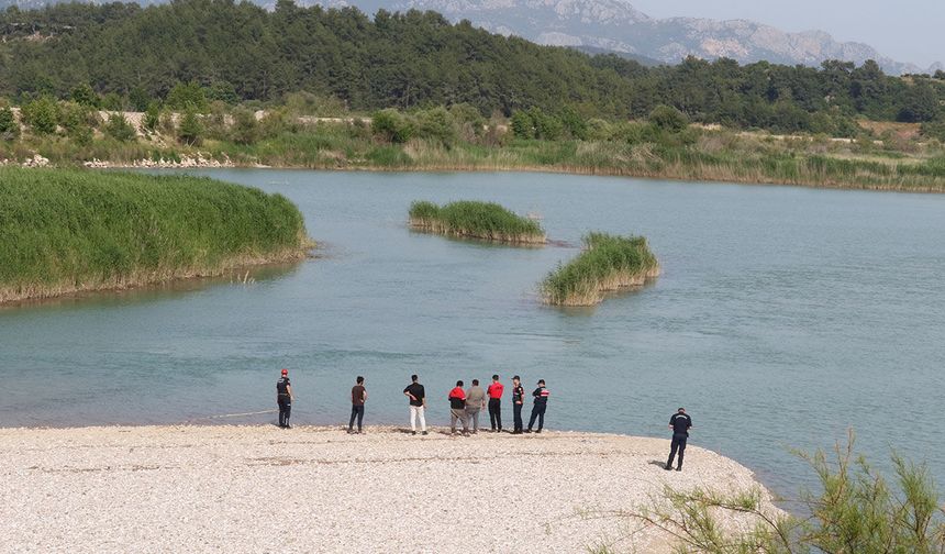 Aksu Çayı'nda akıntıya kapılan genç hayatını kaybetti