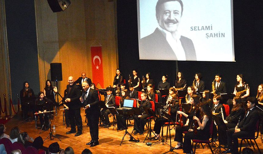 Antalya’da genç müzisyenlerden büyüleyen konser