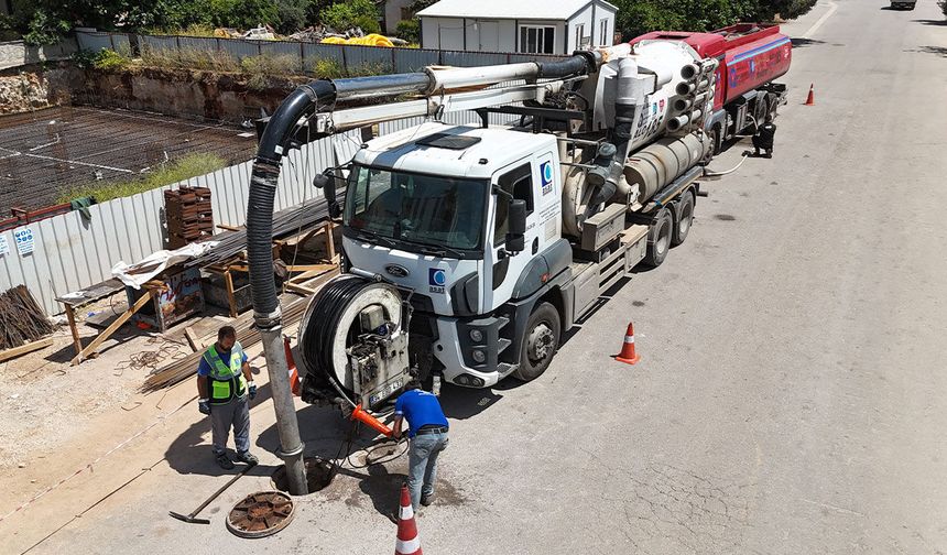 ASAT ekipleri sahada: Kanalizasyon temizliği sürüyor
